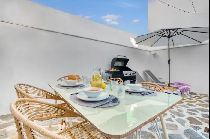 Private House Private Pool شقة